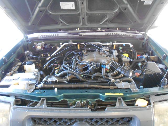 Nissan Xterra 2000 photo 2