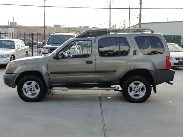 Nissan Xterra LX V-6 SUV