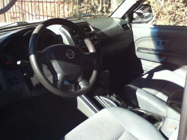 Nissan Xterra LX V-6 SUV