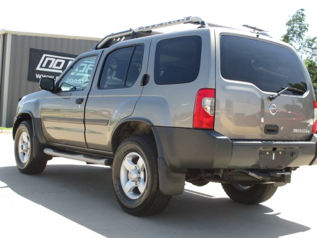 Nissan Xterra AWD W/leatherroof (7pass) SUV