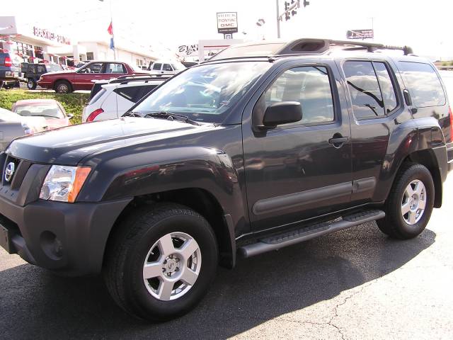Nissan Xterra Touring-res Sport Utility