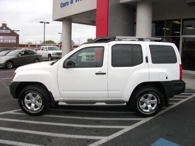 Nissan Xterra 2010 photo 1