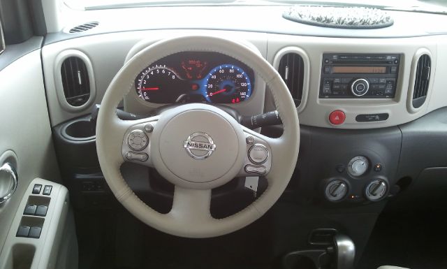 Nissan cube 2010 photo 2