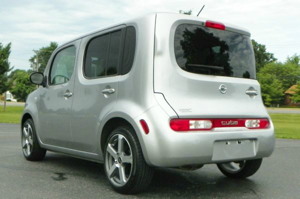 Nissan cube E43 Wagon