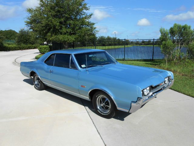 Oldsmobile 442 1967 photo 2