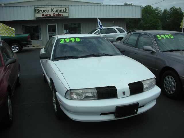 Oldsmobile Achieva 1995 photo 2