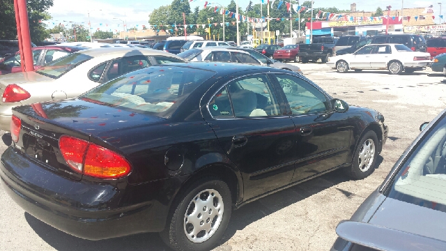 Oldsmobile Alero Standard 4X4 Hardtop Sedan