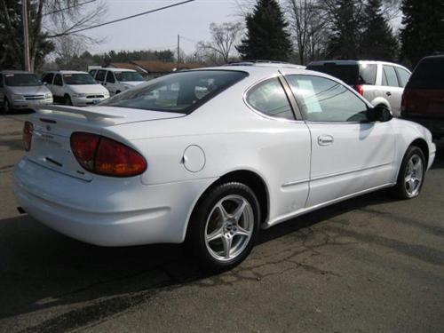 Oldsmobile Alero 1999 photo 1