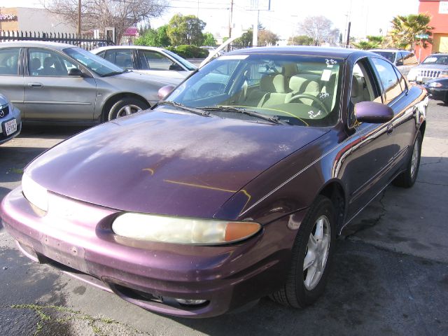 Oldsmobile Alero 1999 photo 2