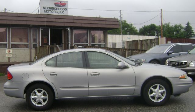 Oldsmobile Alero Standard 4X4 Hardtop Sedan