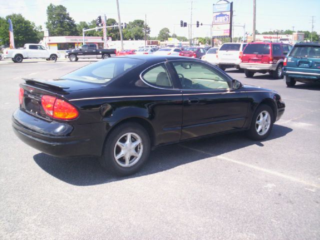 Oldsmobile Alero 1999 photo 1