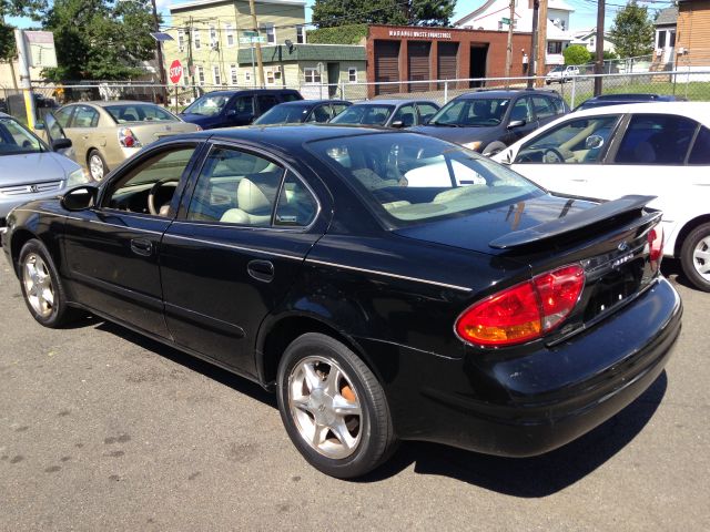 Oldsmobile Alero 1999 photo 2