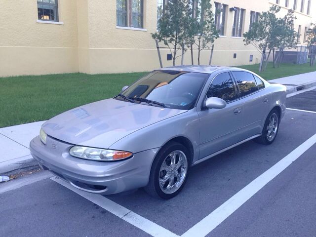 Oldsmobile Alero 2000 photo 1