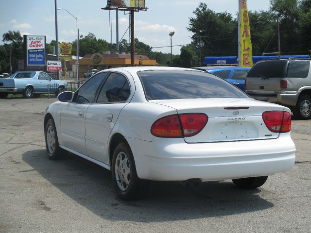 Oldsmobile Alero 2000 photo 1