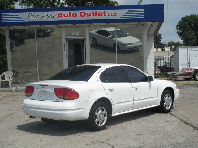 Oldsmobile Alero 2000 photo 4