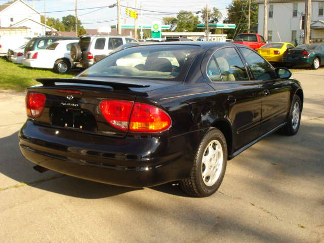 Oldsmobile Alero 2000 photo 2