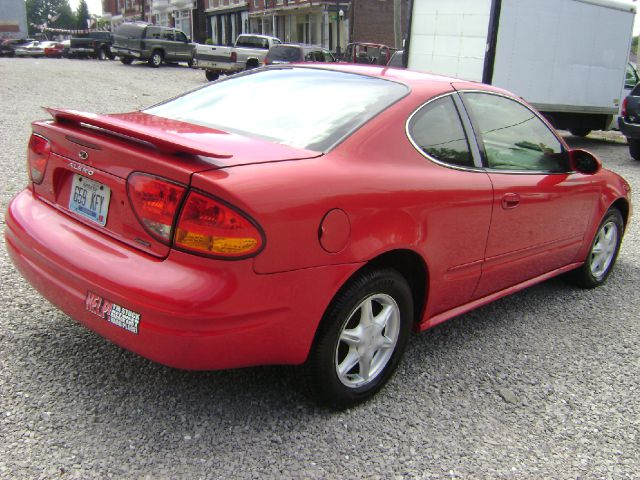 Oldsmobile Alero 2000 photo 2