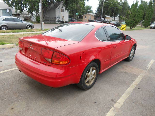 Oldsmobile Alero 2000 photo 1