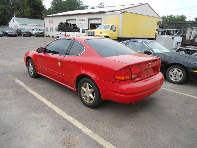 Oldsmobile Alero 2000 photo 2