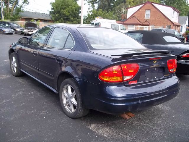 Oldsmobile Alero 2000 photo 2