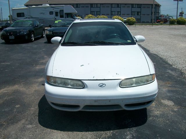 Oldsmobile Alero 2000 photo 2