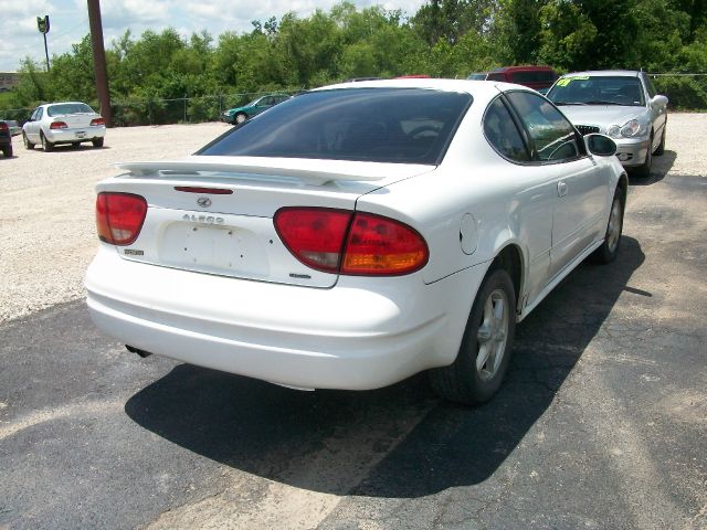 Oldsmobile Alero 2000 photo 3