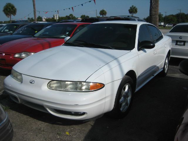 Oldsmobile Alero 2000 photo 1
