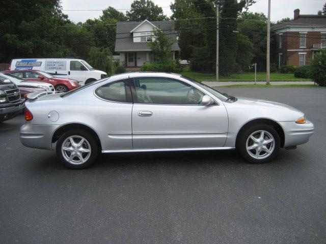 Oldsmobile Alero 2001 photo 2