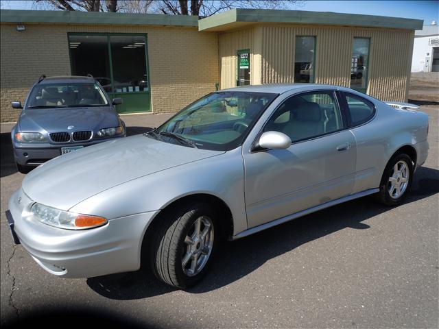 Oldsmobile Alero FWD 4dr Sport Coupe