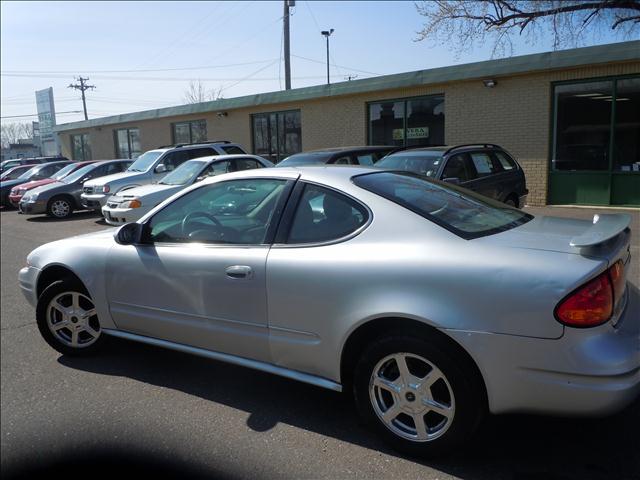 Oldsmobile Alero 2001 photo 1