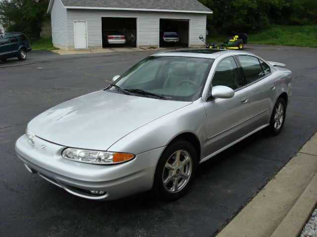 Oldsmobile Alero 4dr Sdn I4 CVT 2.5 S Sedan Sedan