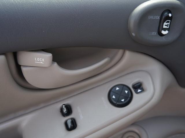 Oldsmobile Alero 2002 photo 1
