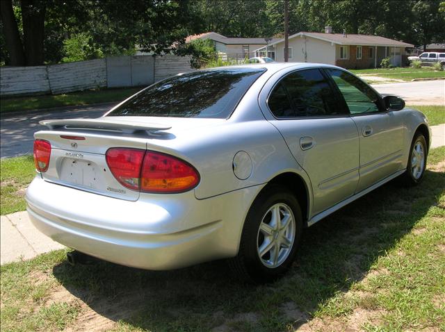 Oldsmobile Alero 2003 photo 2