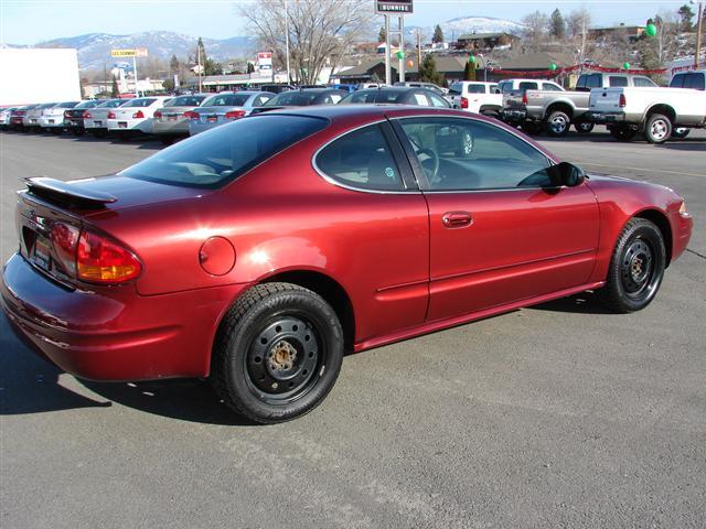Oldsmobile Alero 2003 photo 2