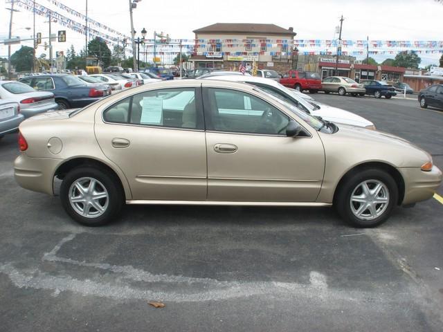 Oldsmobile Alero 2003 photo 1