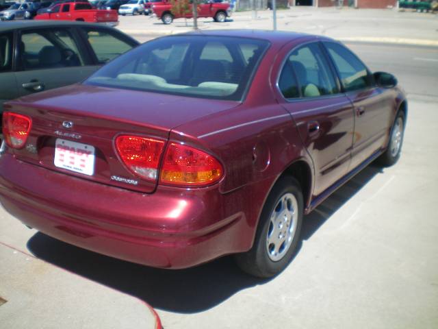 Oldsmobile Alero 2003 photo 2