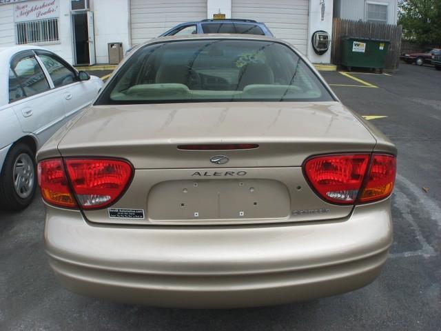Oldsmobile Alero 2003 photo 2