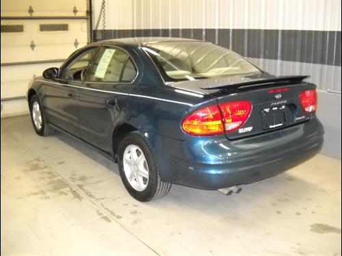 Oldsmobile Alero 2003 photo 2