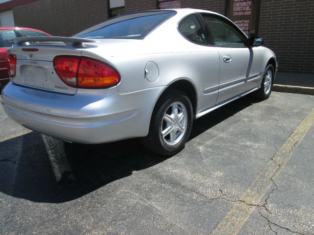 Oldsmobile Alero 2003 photo 1