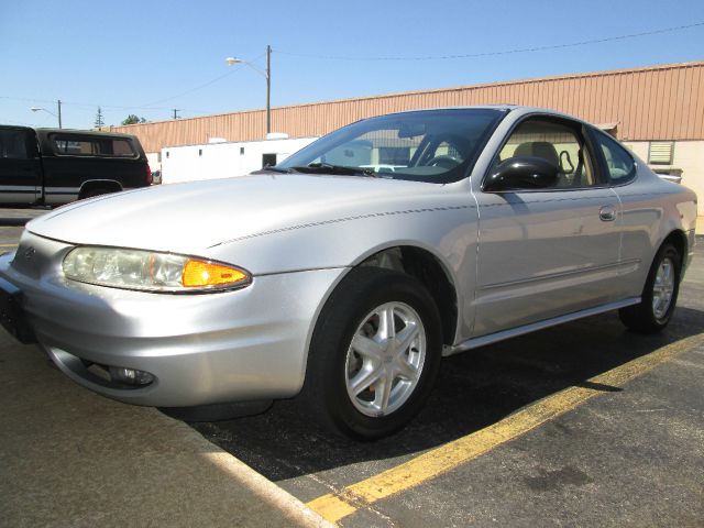 Oldsmobile Alero 2003 photo 2
