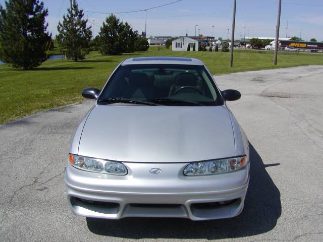 Oldsmobile Alero FWD 4dr Sport Sedan