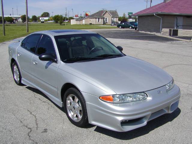 Oldsmobile Alero 2003 photo 2