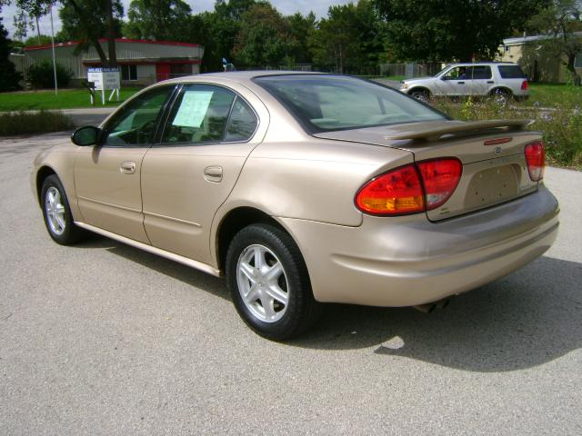 Oldsmobile Alero 2003 photo 2