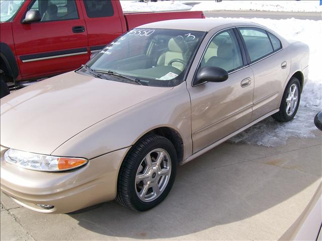 Oldsmobile Alero FWD 4dr Sport Sedan