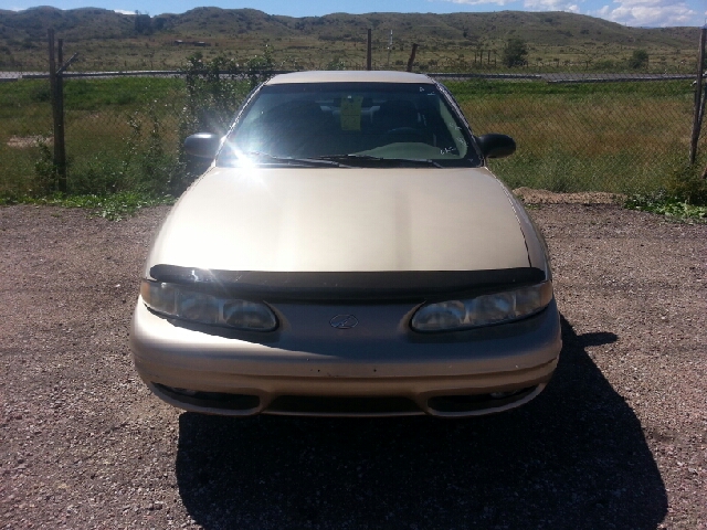 Oldsmobile Alero 2003 photo 2