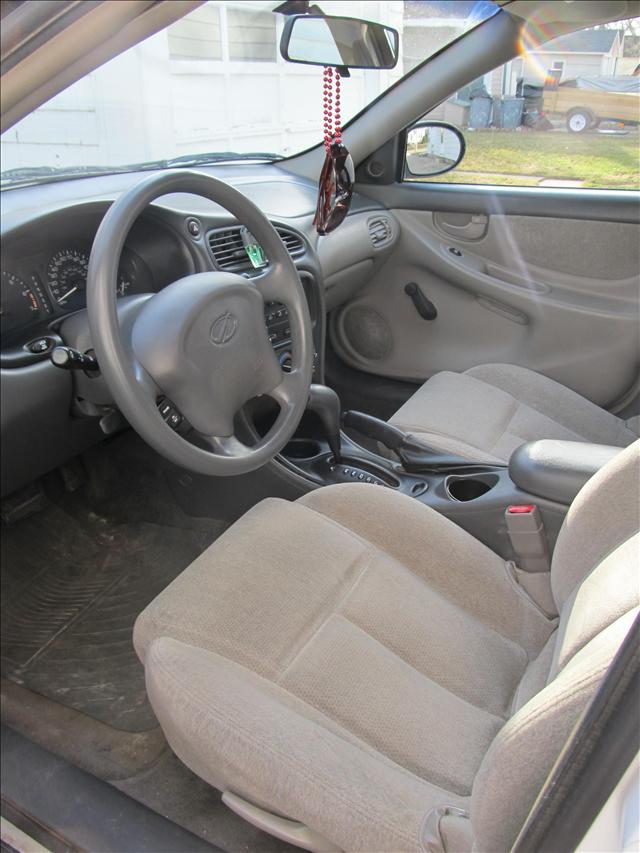 Oldsmobile Alero 2003 photo 1