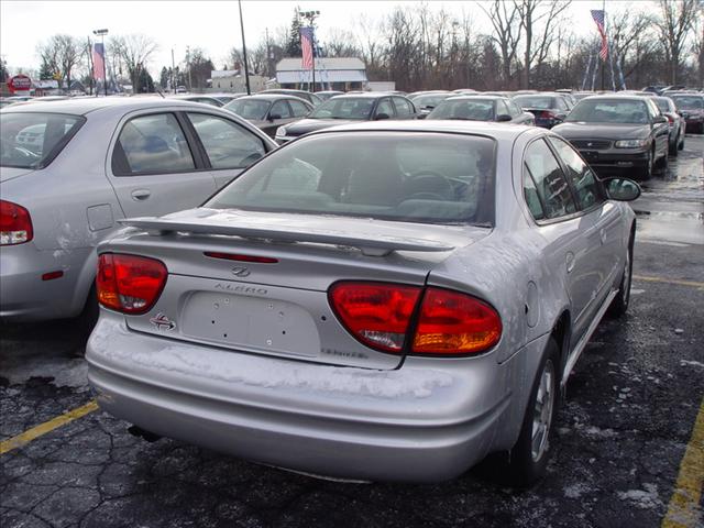 Oldsmobile Alero 2003 photo 2