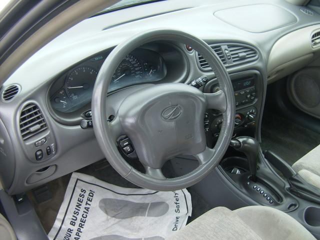 Oldsmobile Alero 2003 photo 2