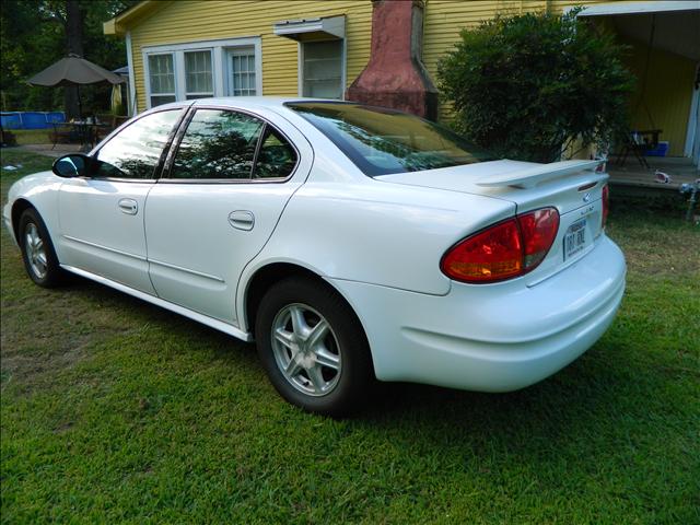 Oldsmobile Alero 2003 photo 2