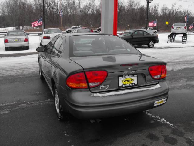 Oldsmobile Alero 2003 photo 1